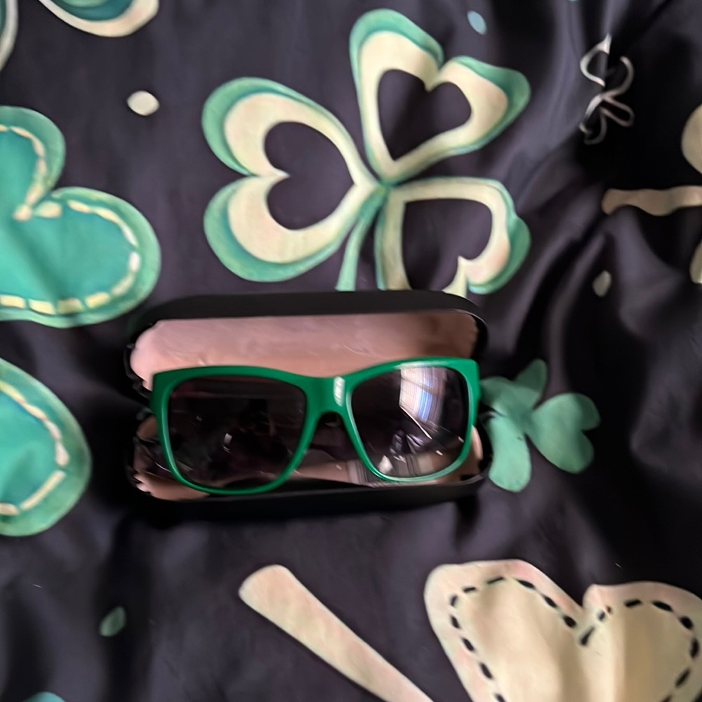 D and g green sunglasses